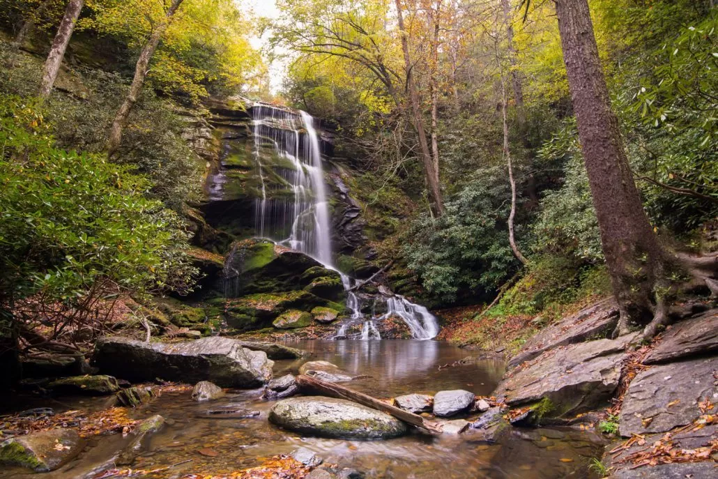 waterfall-hikes-near-asheville-30