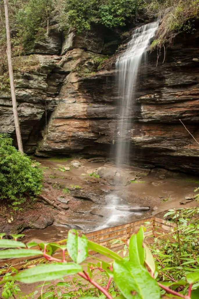 waterfall-hikes-near-brevard